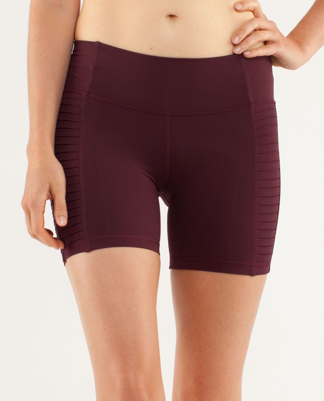 Lululemon Breath Of Fire Short - Bordeaux Drama