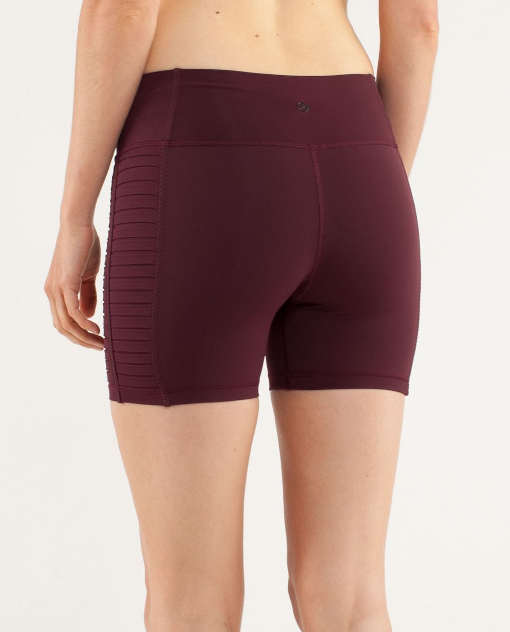 Lululemon Breath Of Fire Short - Bordeaux Drama