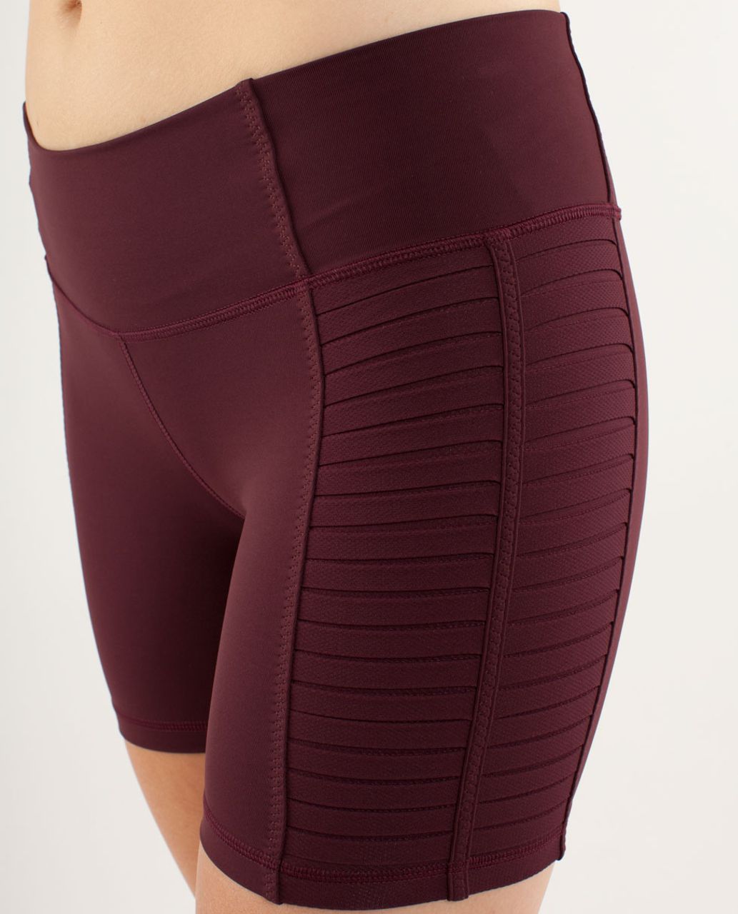 Lululemon Breath Of Fire Short - Bordeaux Drama