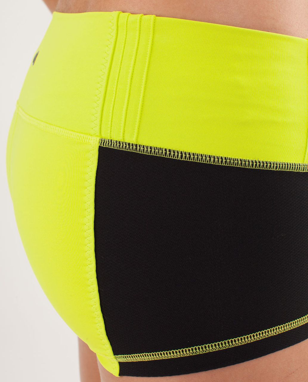 Lululemon Hot Spell Short - Split Pea / Black