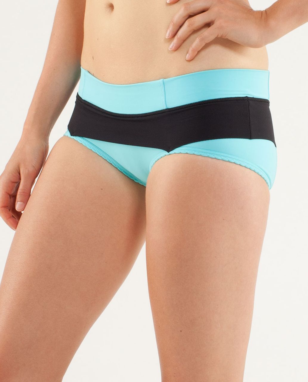 Lululemon 105 F Short - Angel Blue / Black