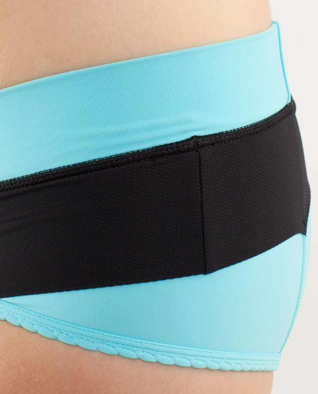 Lululemon 105 F Short - Angel Blue / Black