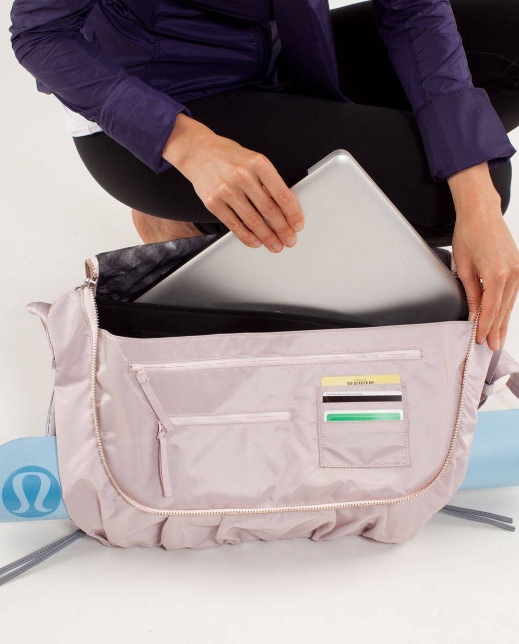 Lululemon Yoga Moto Messenger - Sheer Blush