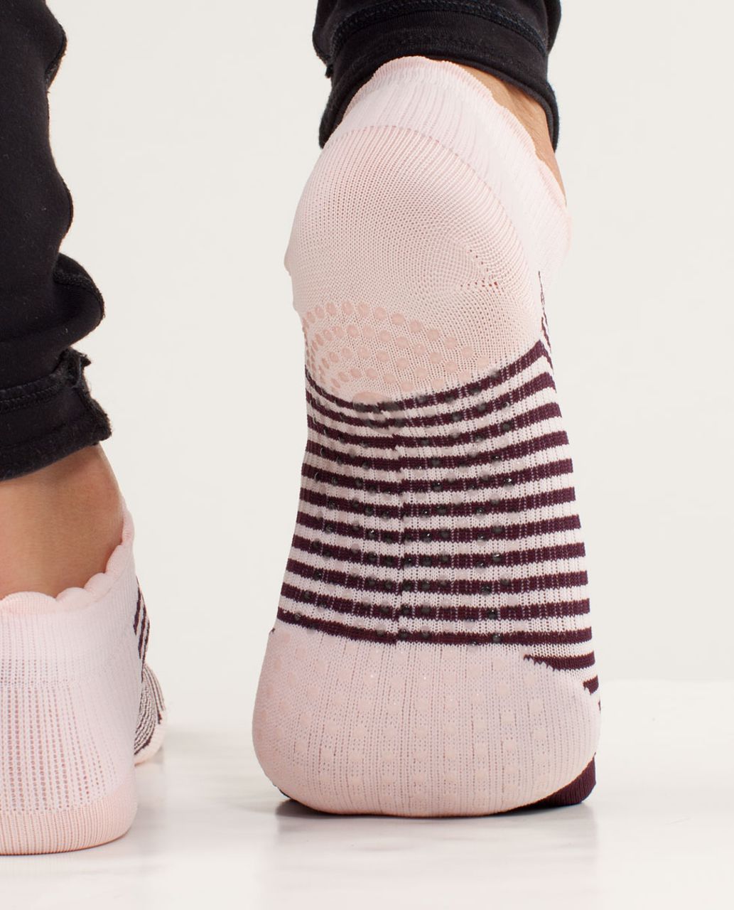 Lululemon The Method Sock - Tonka Stripe Bordeaux Drama / Pretty Pink