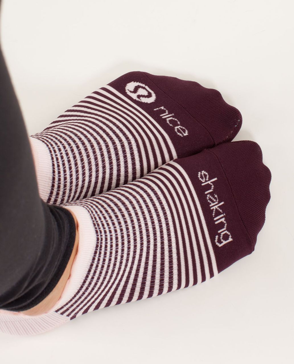 Lululemon The Method Sock - Tonka Stripe Bordeaux Drama / Pretty Pink