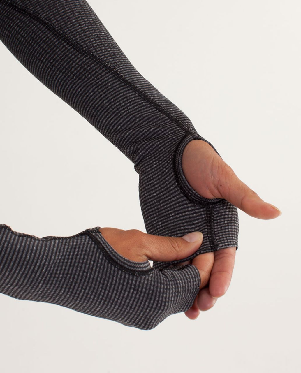 Lululemon Swiftly Arm Warmers (First Release) - Black