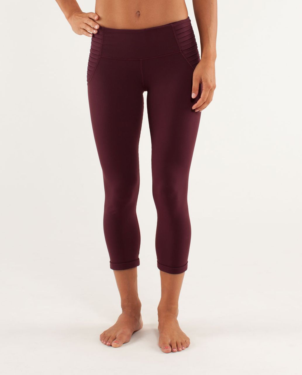 Lululemon Aphrodite Crop - Bordeaux Drama