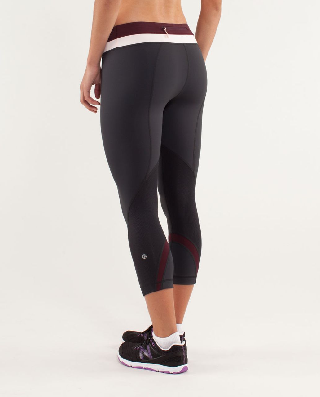 Lululemon Run Inspire Crop II Leggings Luxtreme Heathered Deep Coal Quilt  size 4