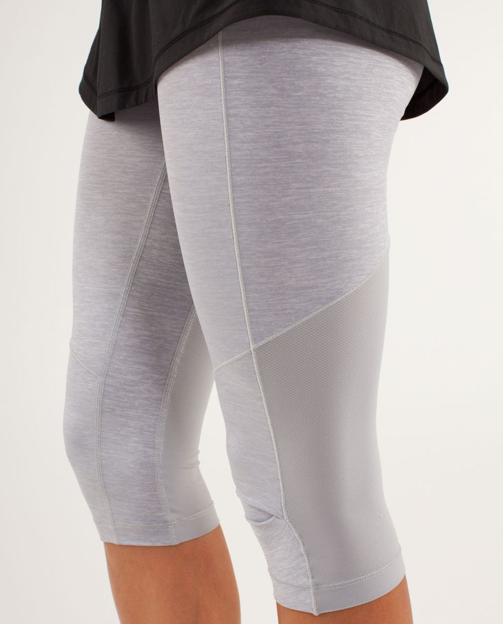 Lululemon Spin It To Win It Crop - Heathered Silver Slate / Black