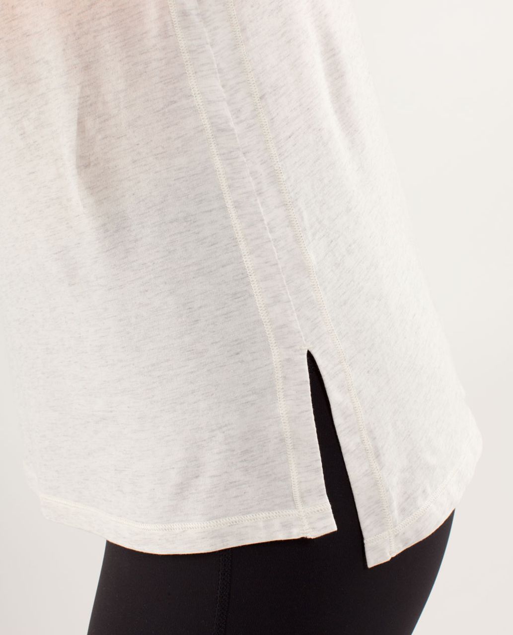 Lululemon Spincity Tee - Heathered Polar Cream / Silver Slate