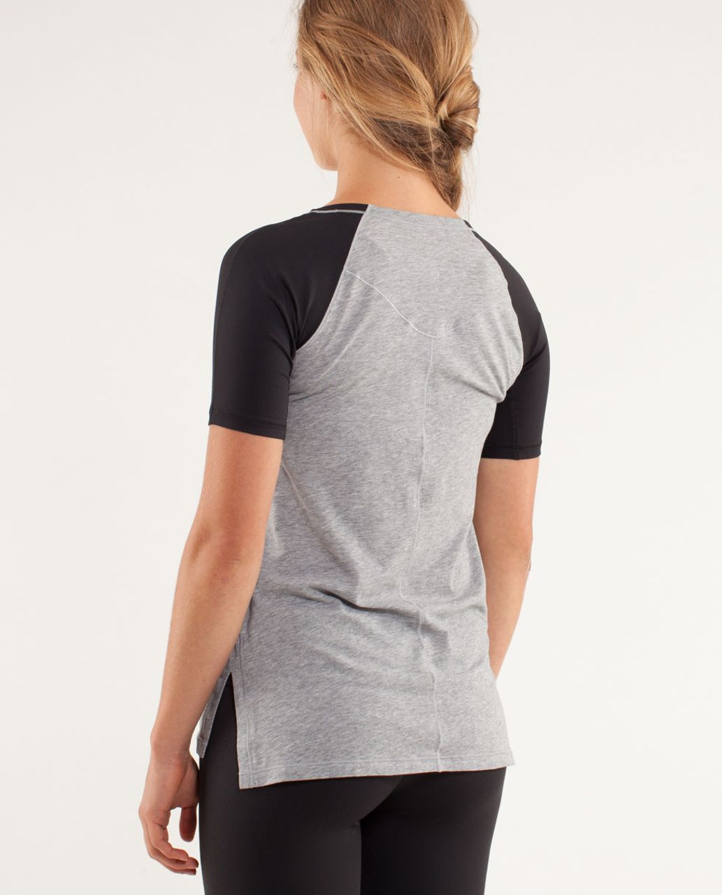 Lululemon Spincity Tee - Heathered Silver Slate / Black