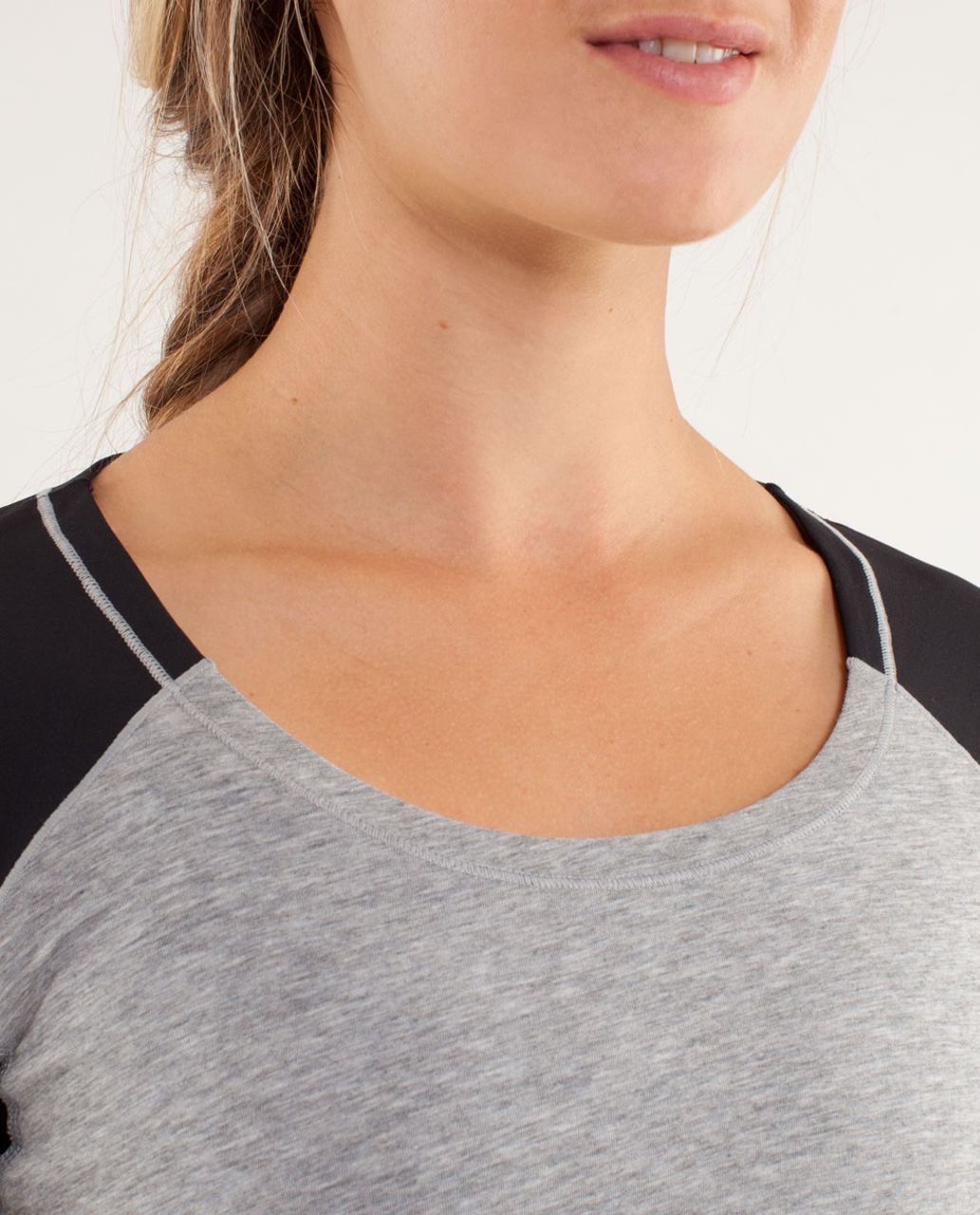 Lululemon Spincity Tee - Heathered Silver Slate / Black