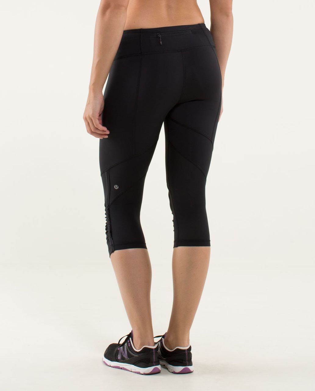 lululemon black capri leggings