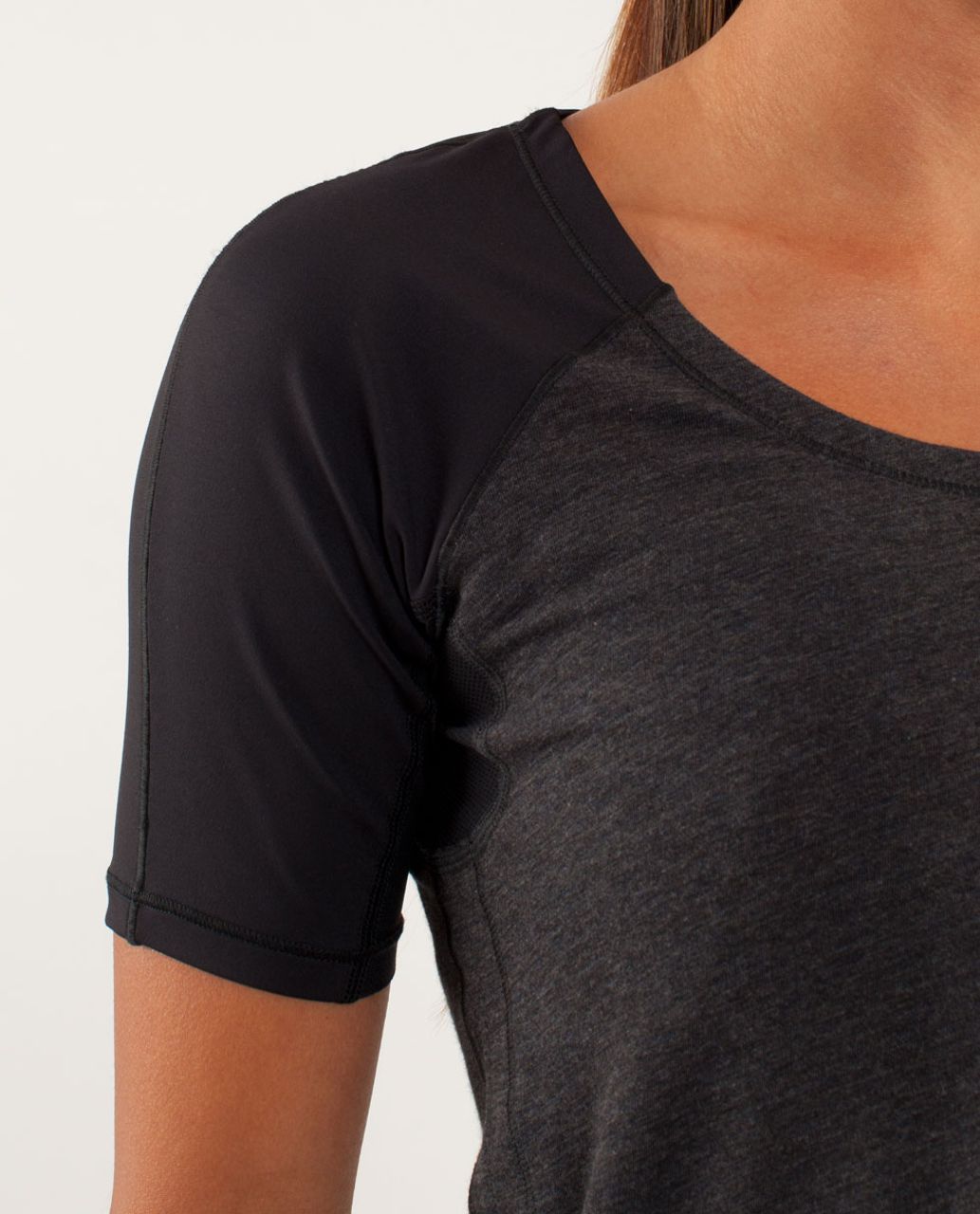 Lululemon Spincity Tee - Heathered Black