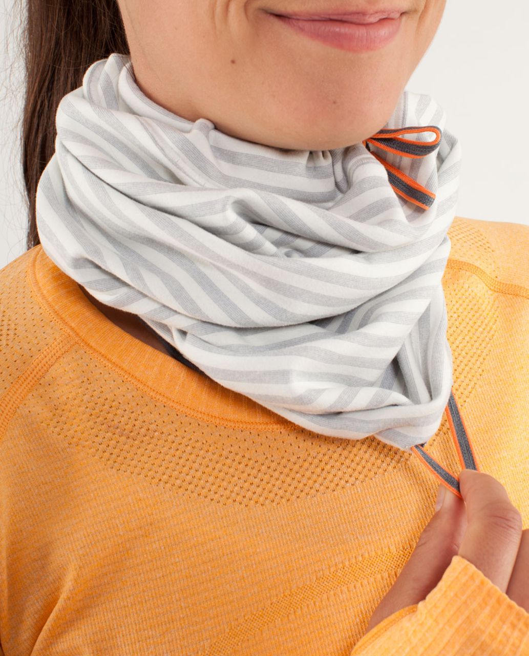 Lululemon Brisk Run Neck Warmer - Macro Micro Stripe Polar Cream H. Silver Slate / Heathered Coal