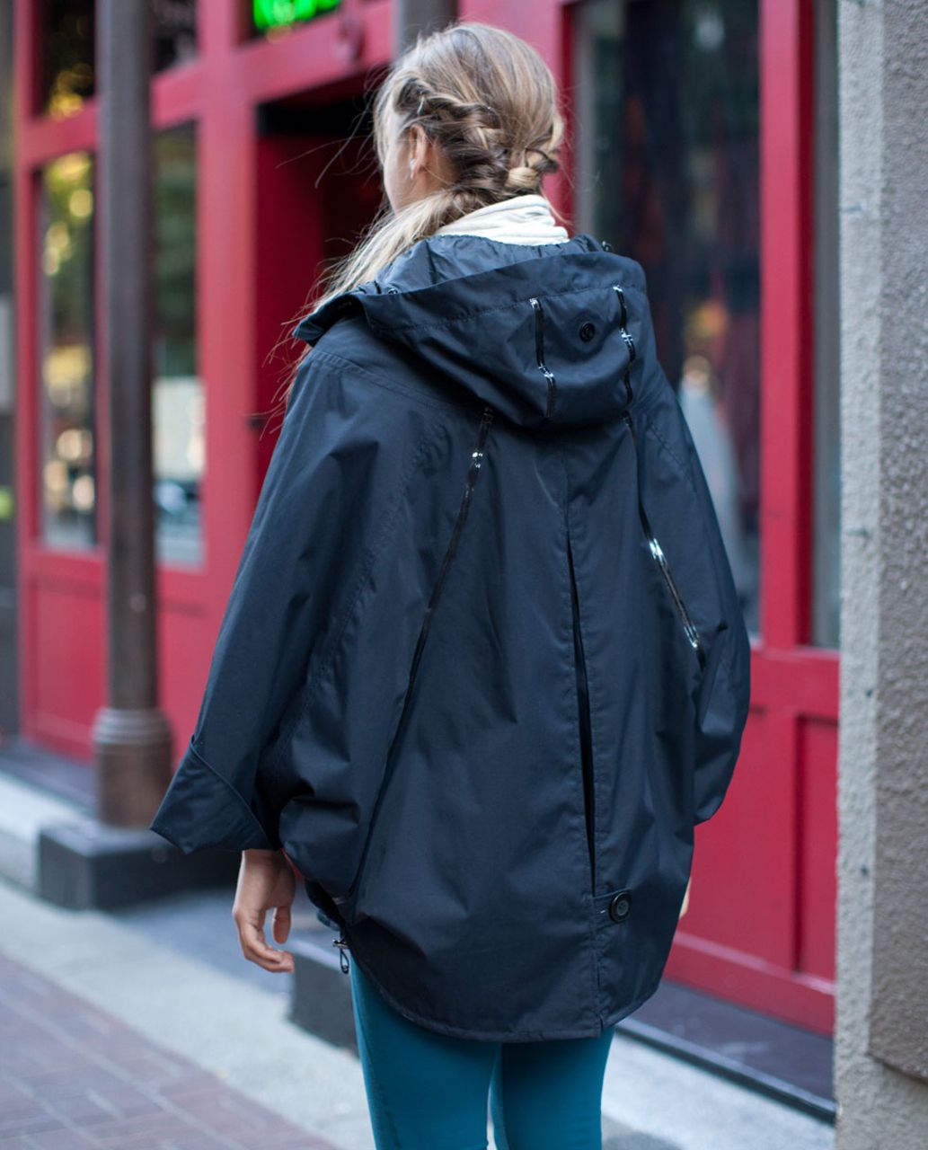 Lululemon Peak To Peak Poncho - Black