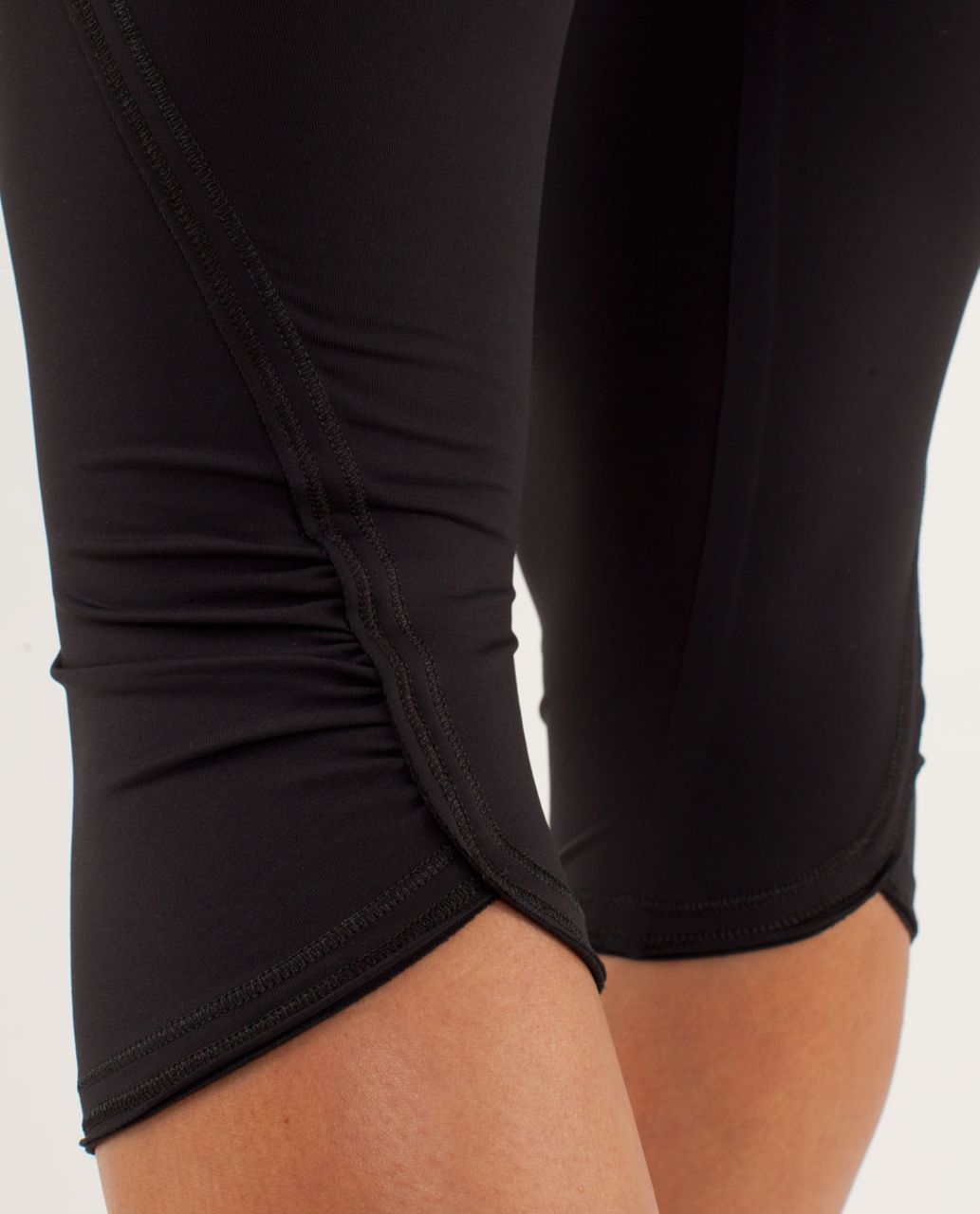 EUC LULULEMON Women's Run Top Speed Crop Leggings Scratch Match Black Size  8