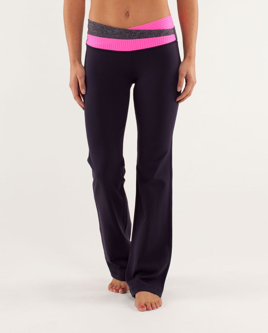 Lululemon Astro Pant (Regular) - Black Swan / Slope Stripe Raspberry Glo Light Heathered Raspberry Glo Light / Herringbon