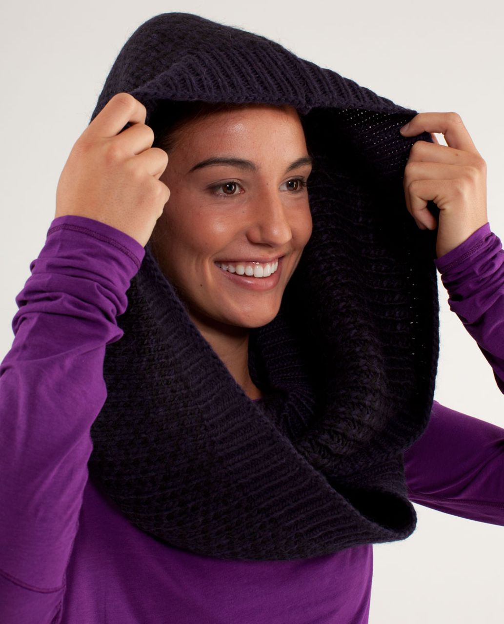 Lululemon Infinitely Mad Scarf - Black /  Black Swan