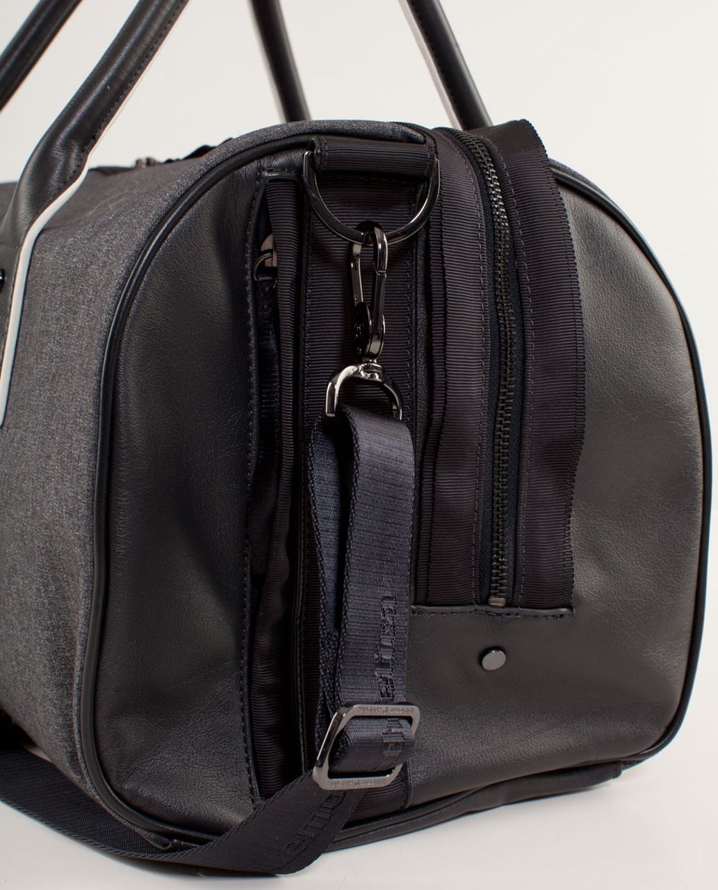 Lululemon Daily Om Duffel - Deep Coal / Polar Cream