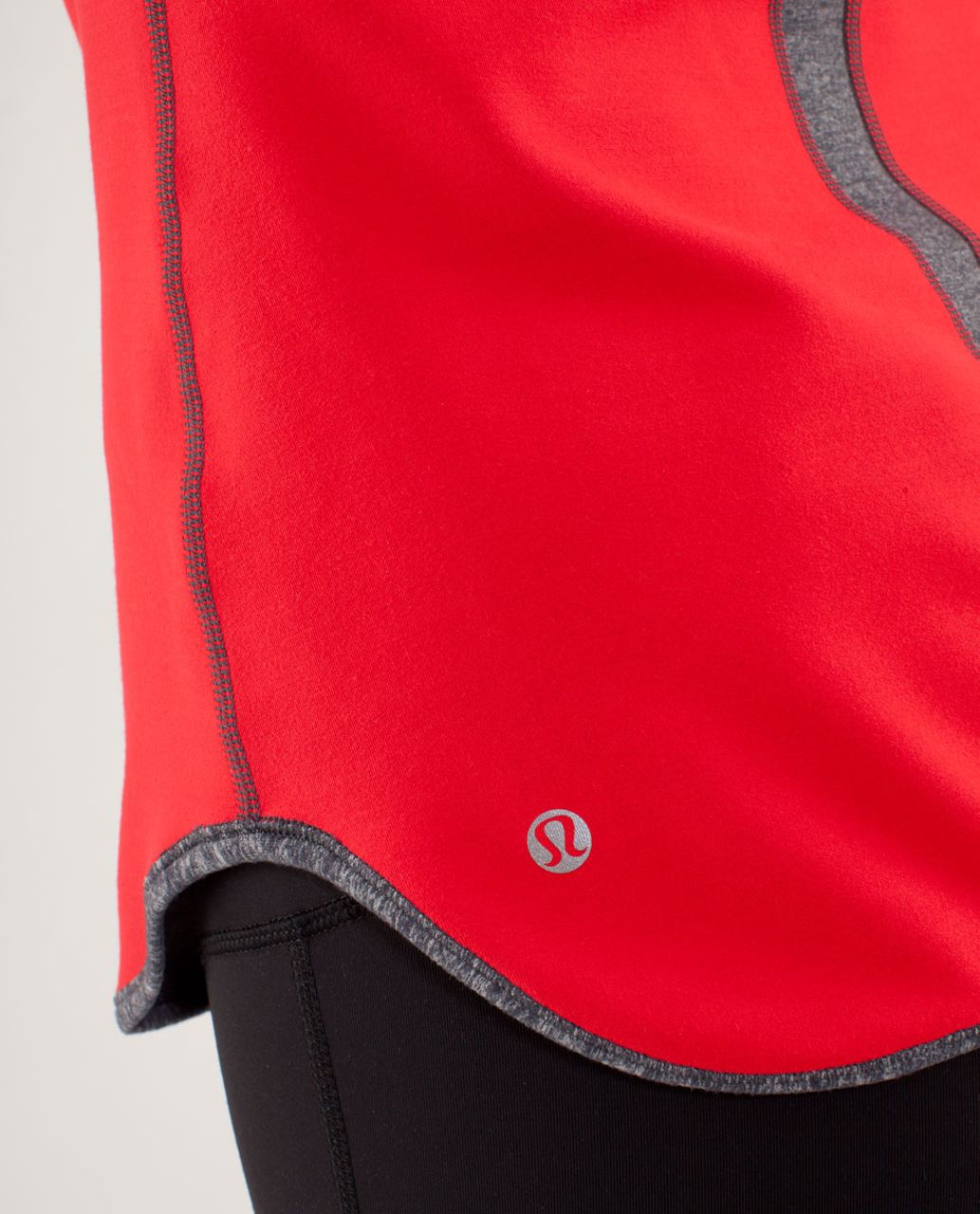 Lululemon Runder Under Long Sleeve - Love Red / Heathered Coal / Heathered Coal / Black