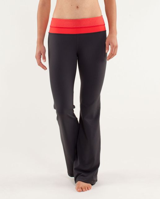 Lululemon Groove Flare Pants Moonlit Magenta Purple Size 4 - $45 (59% Off  Retail) - From Delaney