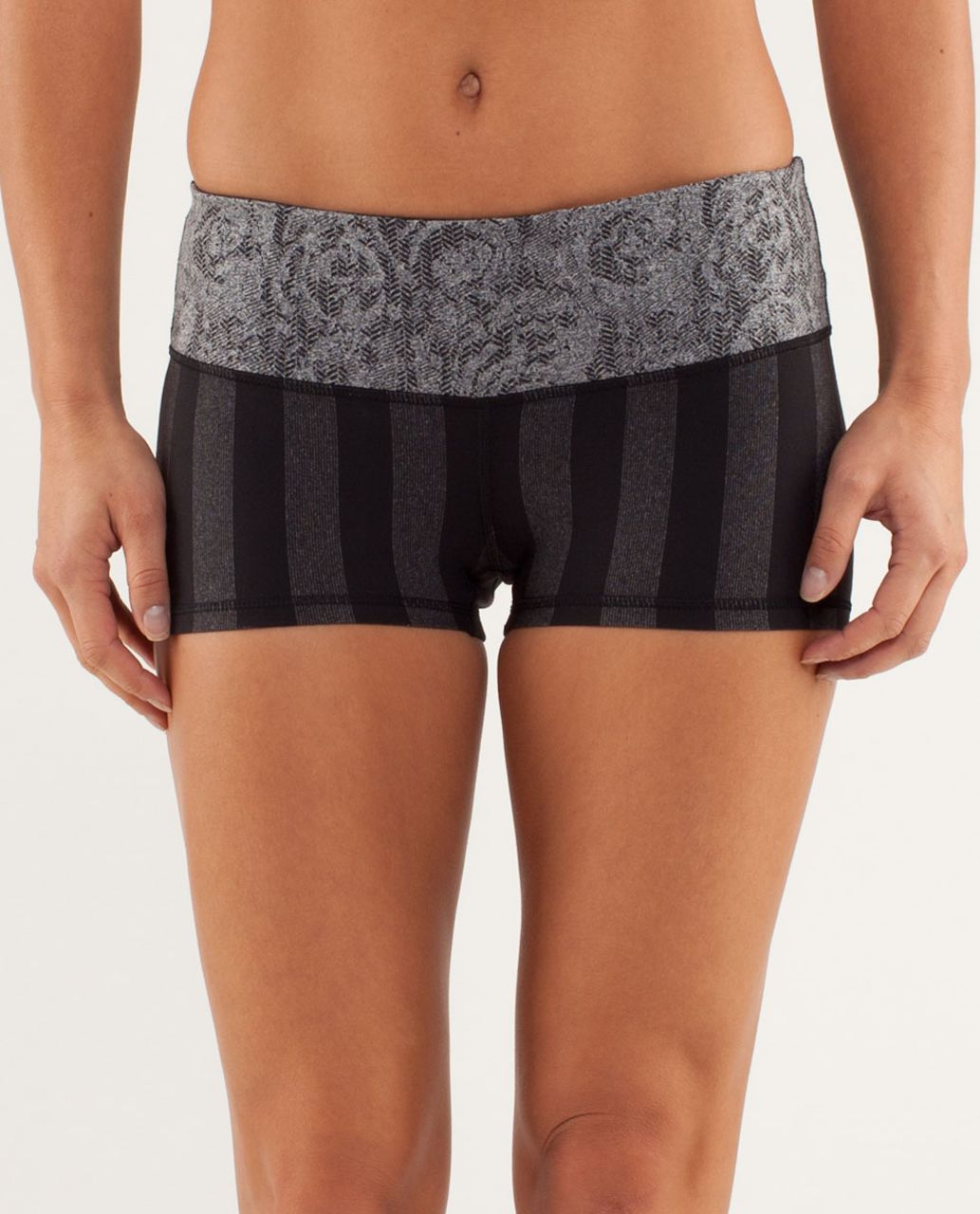 Lululemon Boogie Short - Micro Macro Black Heathered Black / Rose Herringbone Black / Black