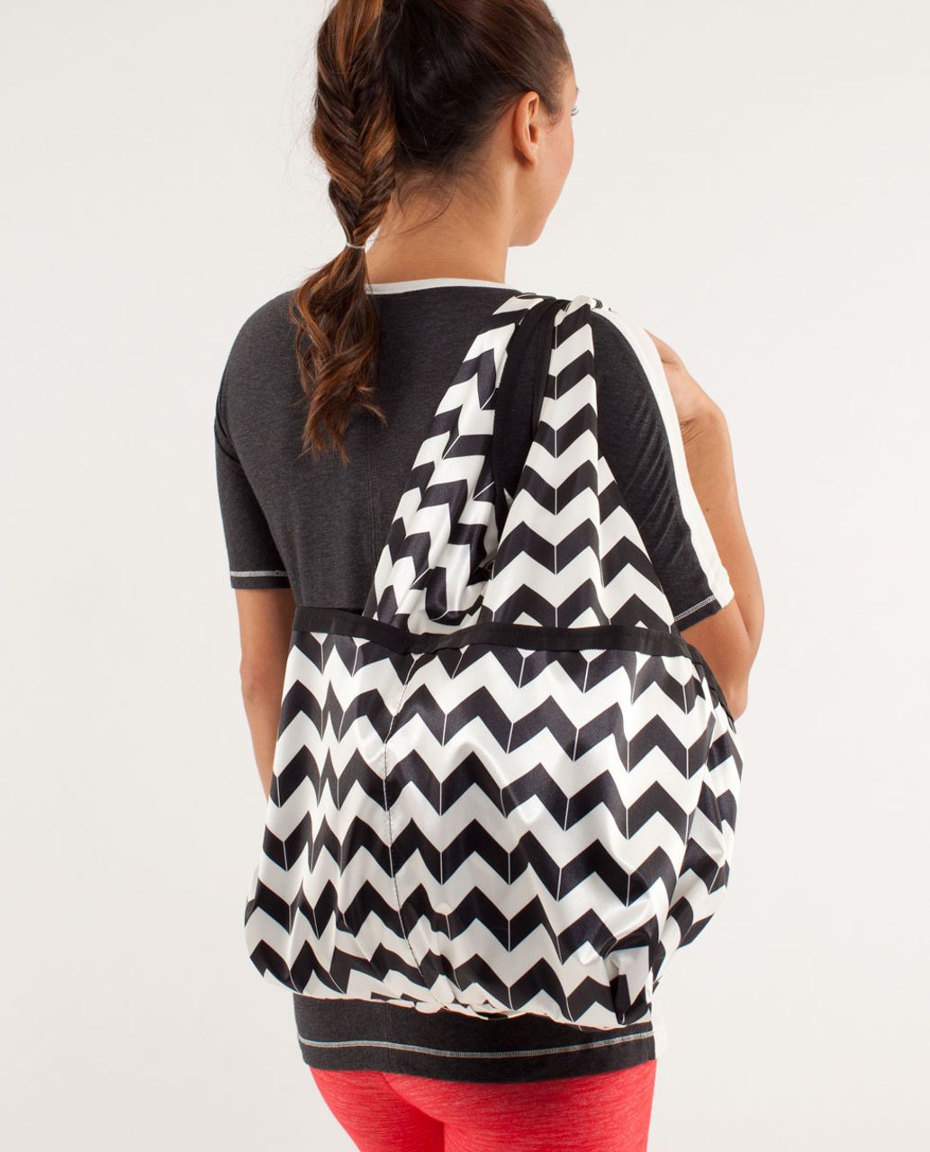 Lululemon Post Savasana Tote - Arrow Chevron Polar Cream Black