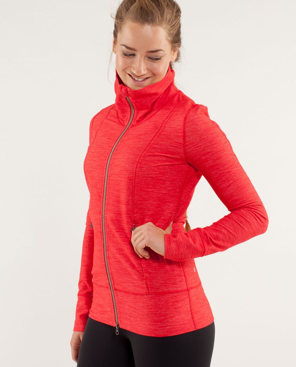 Lululemon Currant Define Jacket paired with Runder Under Reversible love red  pants! – Sarah and Elizabeth