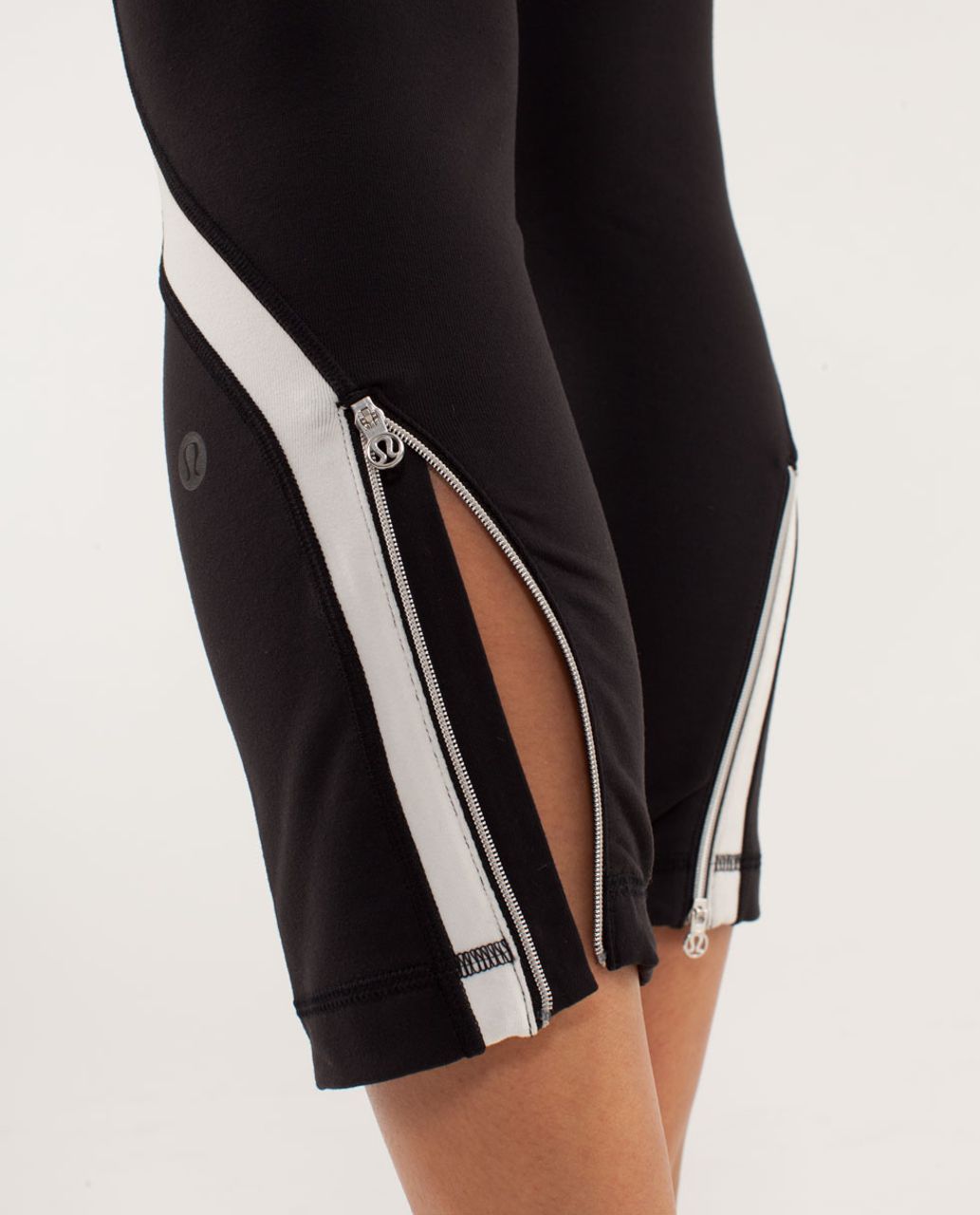 Lululemon Steadfast Crop - Black / Polar Cream