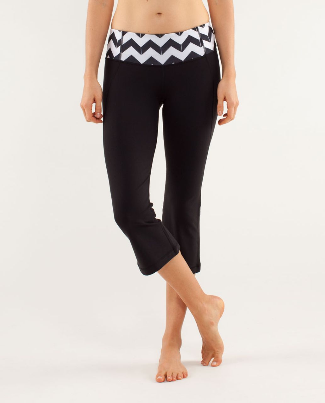 Lululemon Gather & Crow Crop - Black / Arrow Chevron White Black