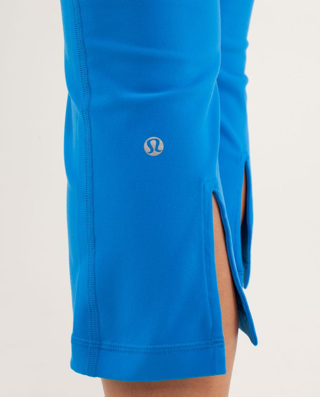 Lululemon Gather & Crow Crop - Beaming Blue