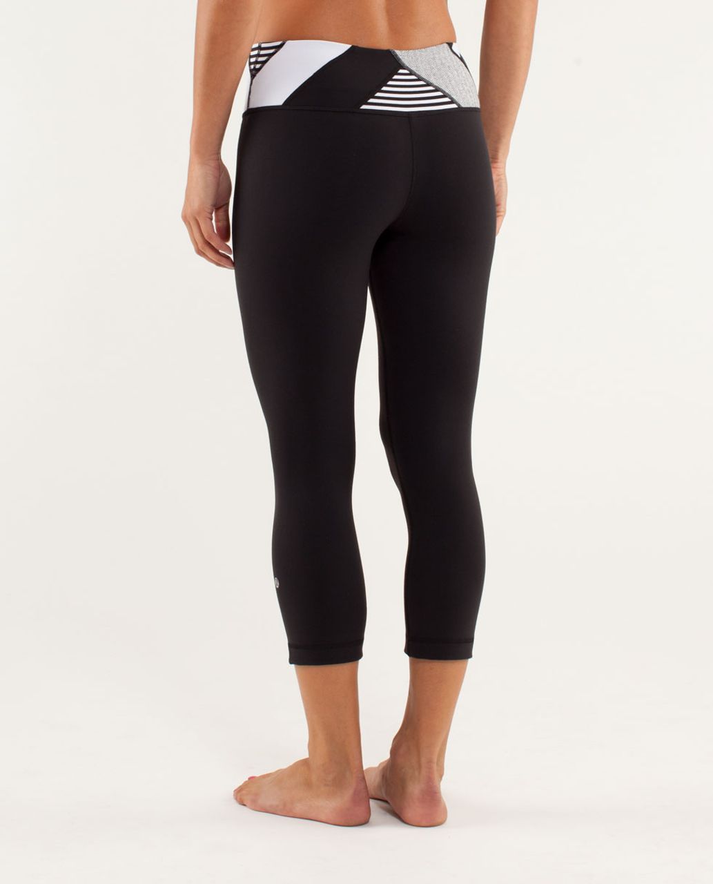 Lululemon Wunder Under Crop - Black /  Quilting Winter 14