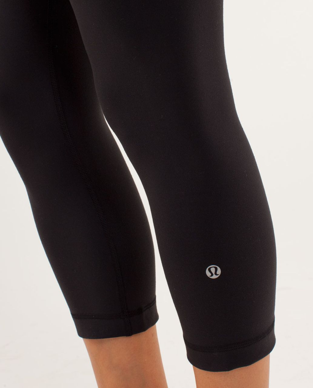 Lululemon Wunder Under Crop - Black /  Quilting Winter 14