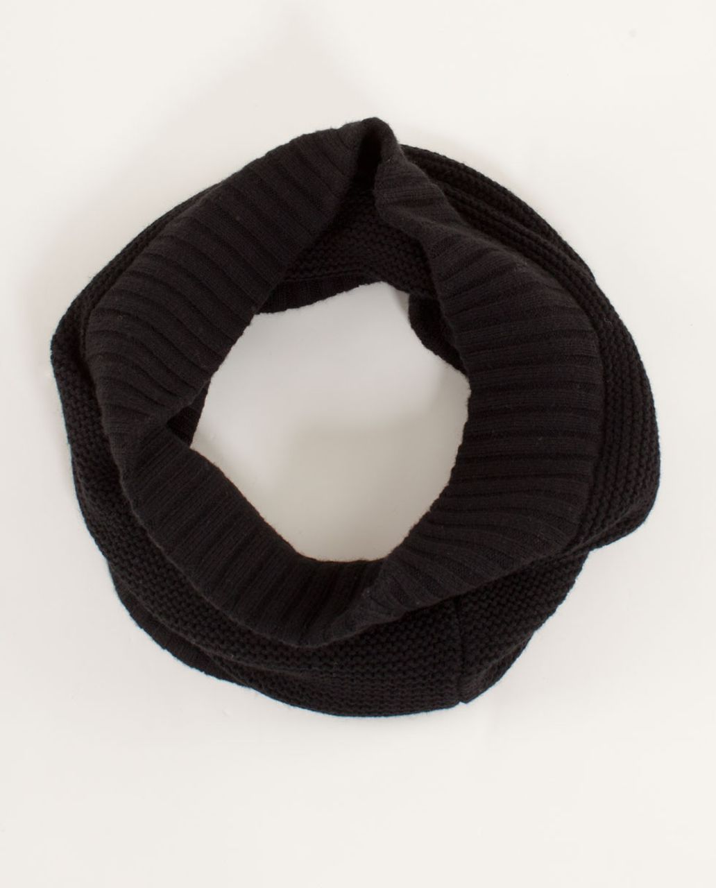 Lululemon Chalet Keep Your Neck Cozy - Black - lulu fanatics