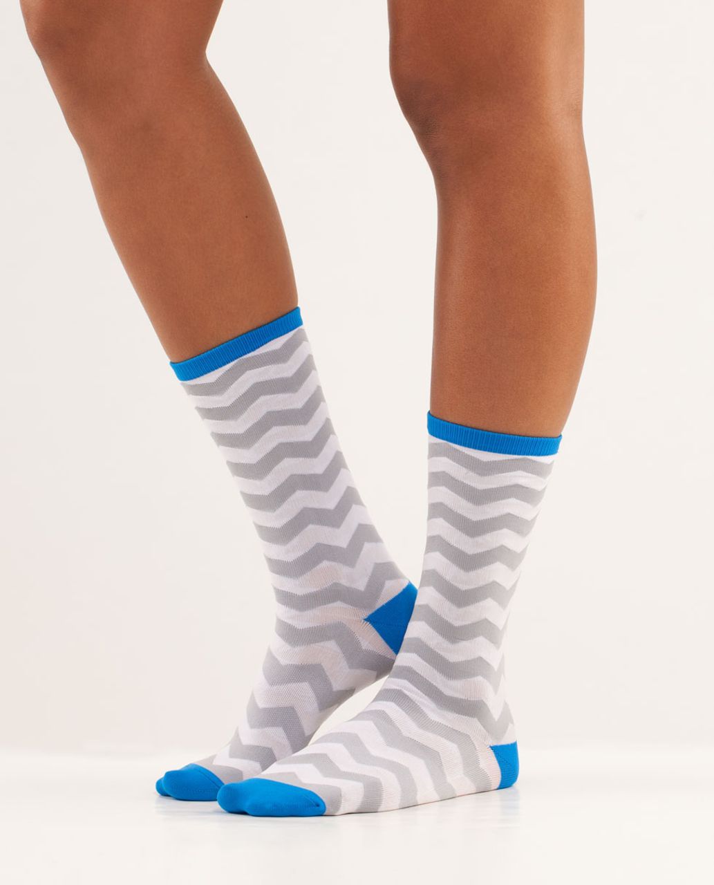 Lululemon Women's Run For A Latte Sock - Chevron Beaming Blue White