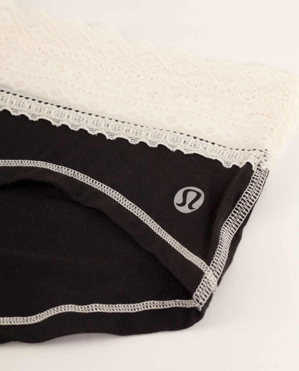 Lululemon Foxy Lulu Hotshort - Black / Polar Cream