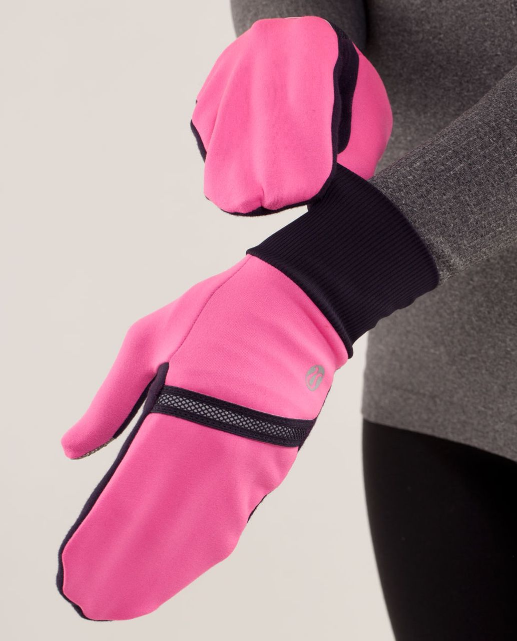 Lululemon Brisk Run Mittens - Raspberry Glo Light / Black Swan