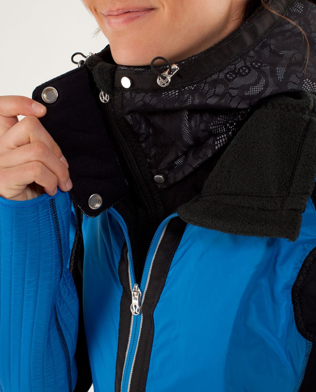 Lululemon Run:  Bundle Up Jacket - Black / Beaming Blue