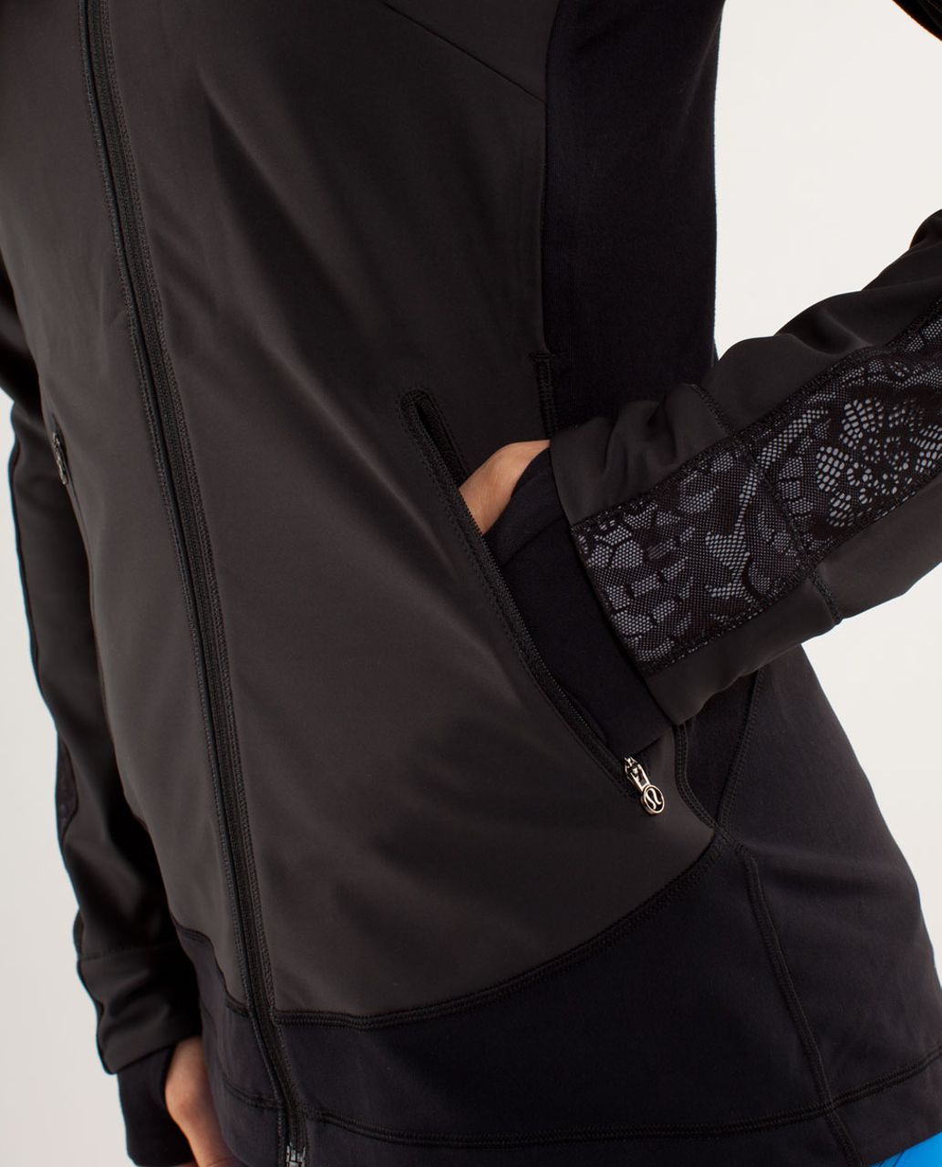 Lululemon Run:  Draft Dodger Jacket - Black