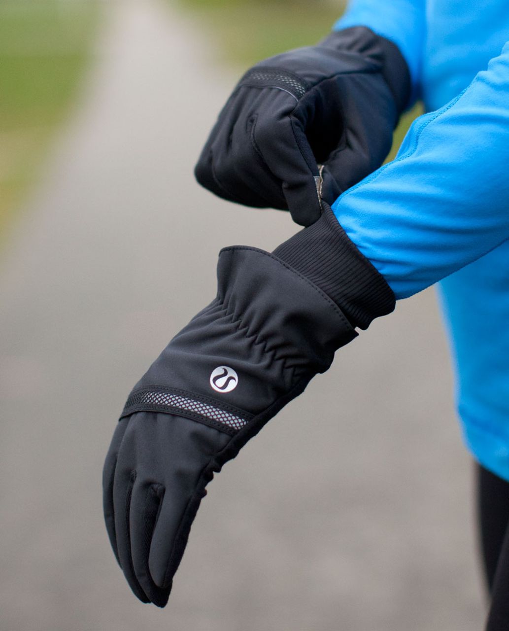 Lululemon Frisky Brisk Run Gloves - Black