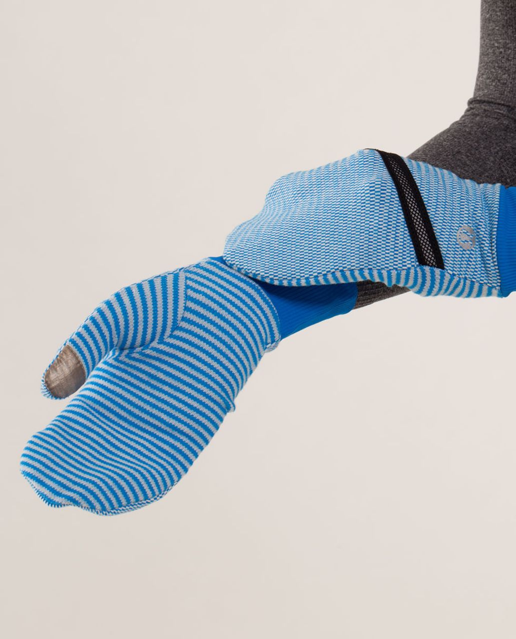 Lululemon Brisk Run Mittens - Polar Cream /  Beaming Blue