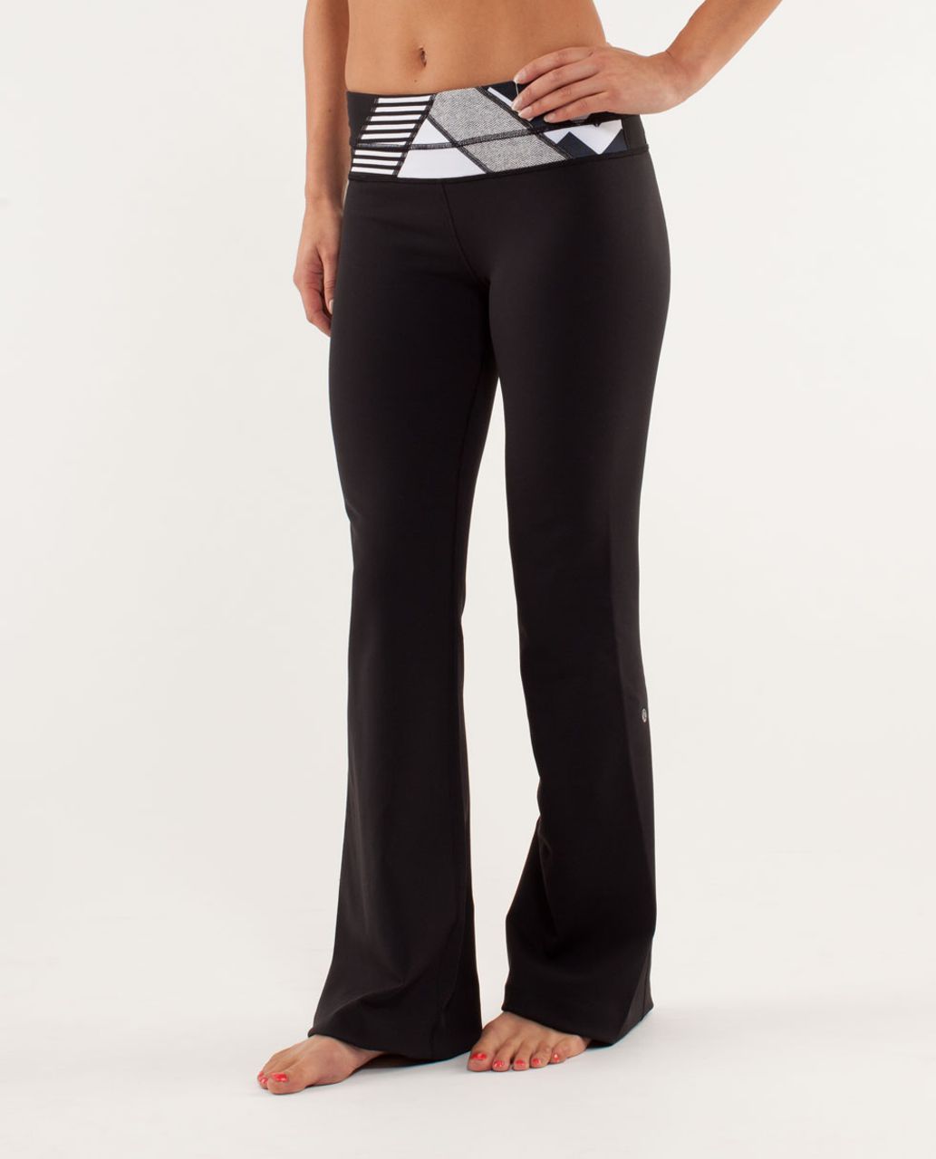 Lululemon Groove Pant *Slim (Regular) - Black /  Quilting Winter 12