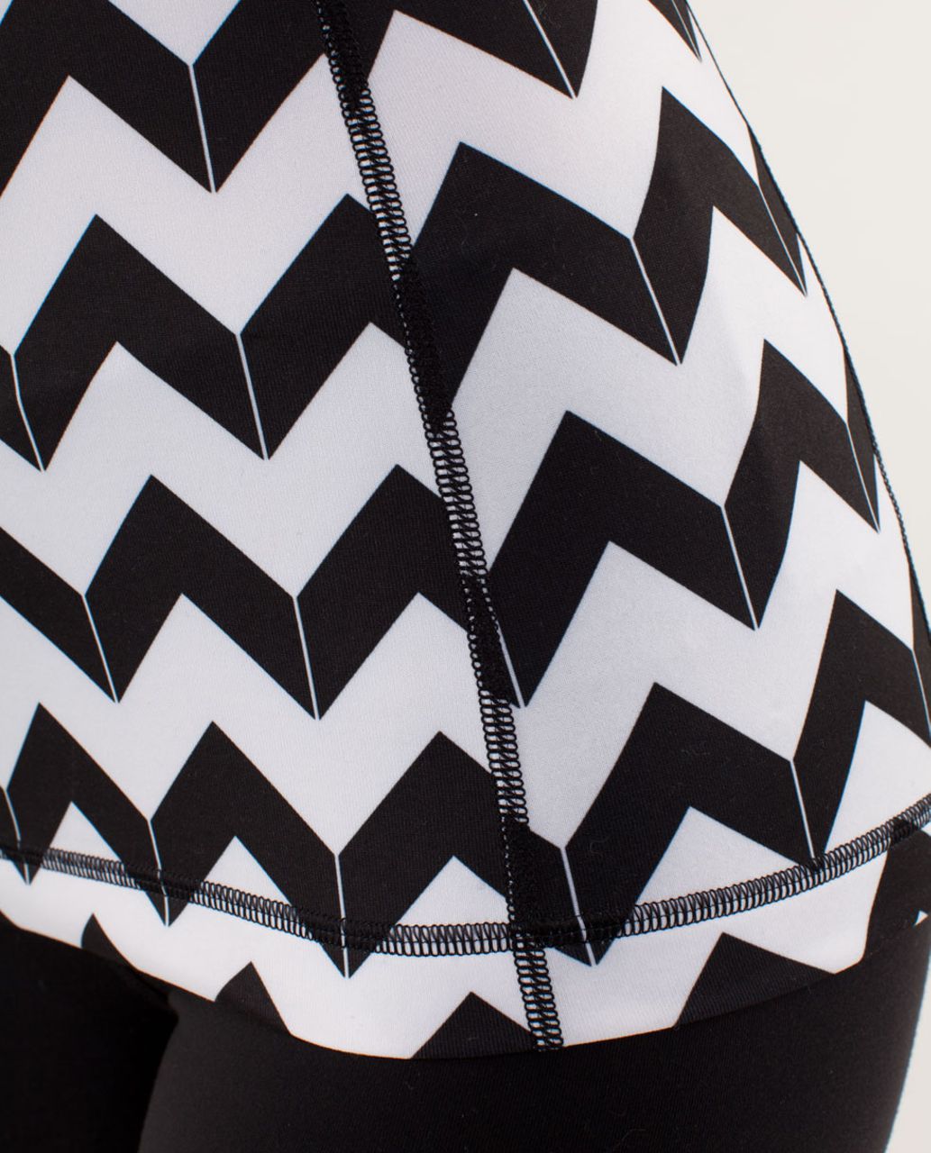 Lululemon No Limits Tank - Black / Arrow Chevron White Black - lulu fanatics