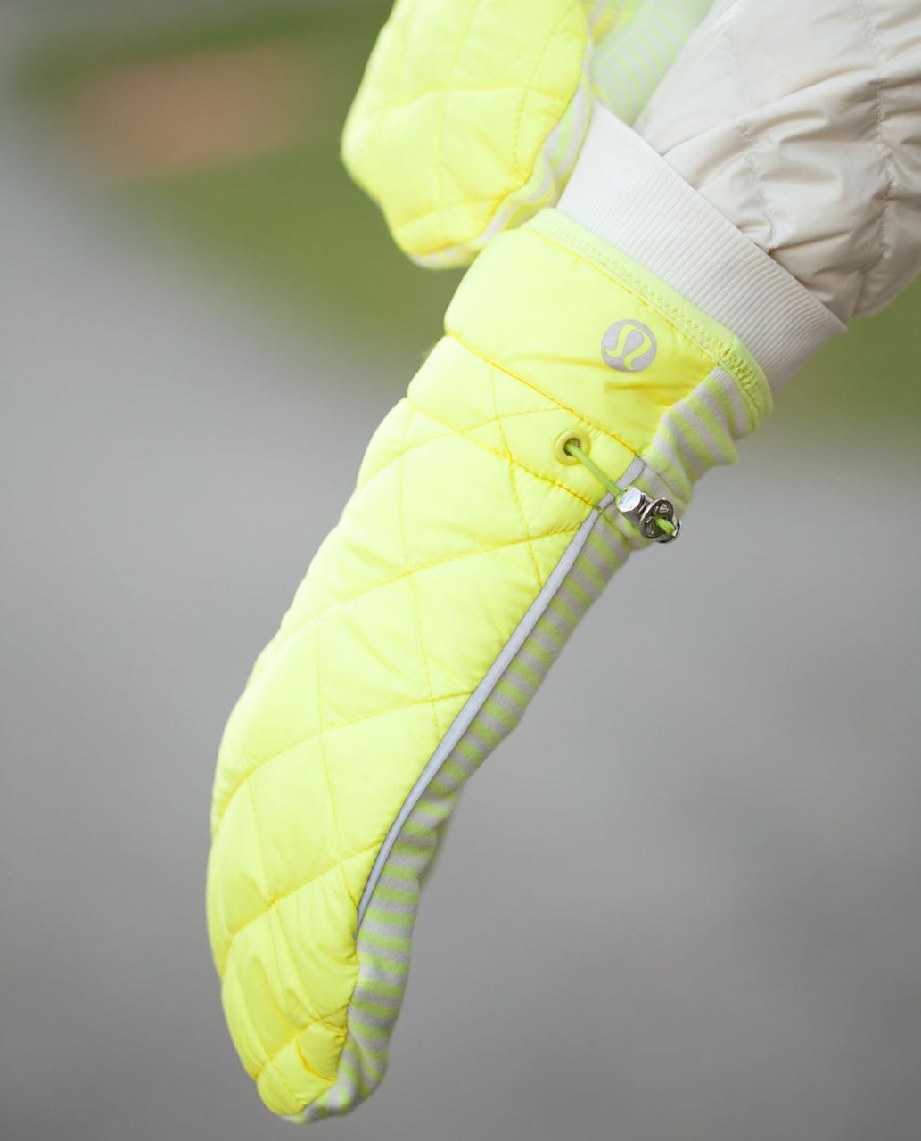 Lululemon What The Fluff Run Mittens - Clarity Yellow / Slope Stripe Polar Cream Clarity Yellow