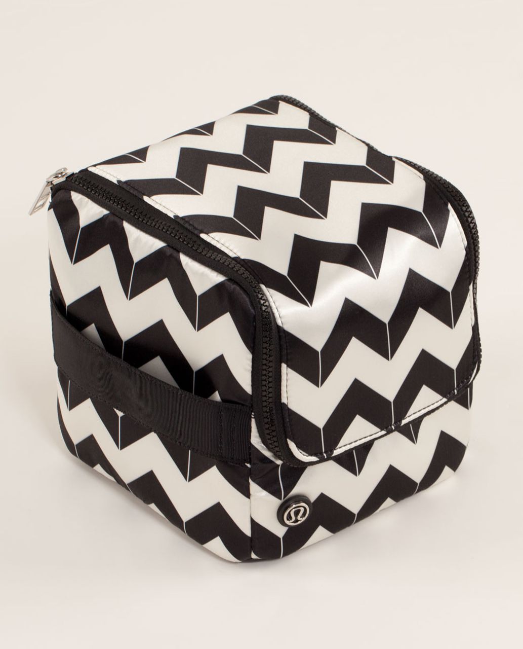 Lululemon Sink Shower Travel Kit - Arrow Chevron Polar Cream Black