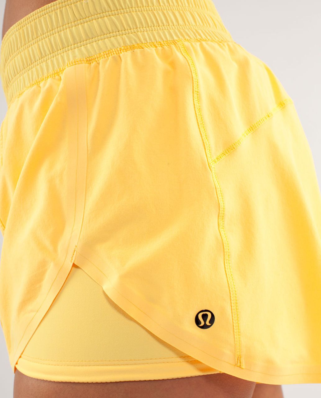 Lululemon Pump It Up Short - Burning Yellow / Inkwell