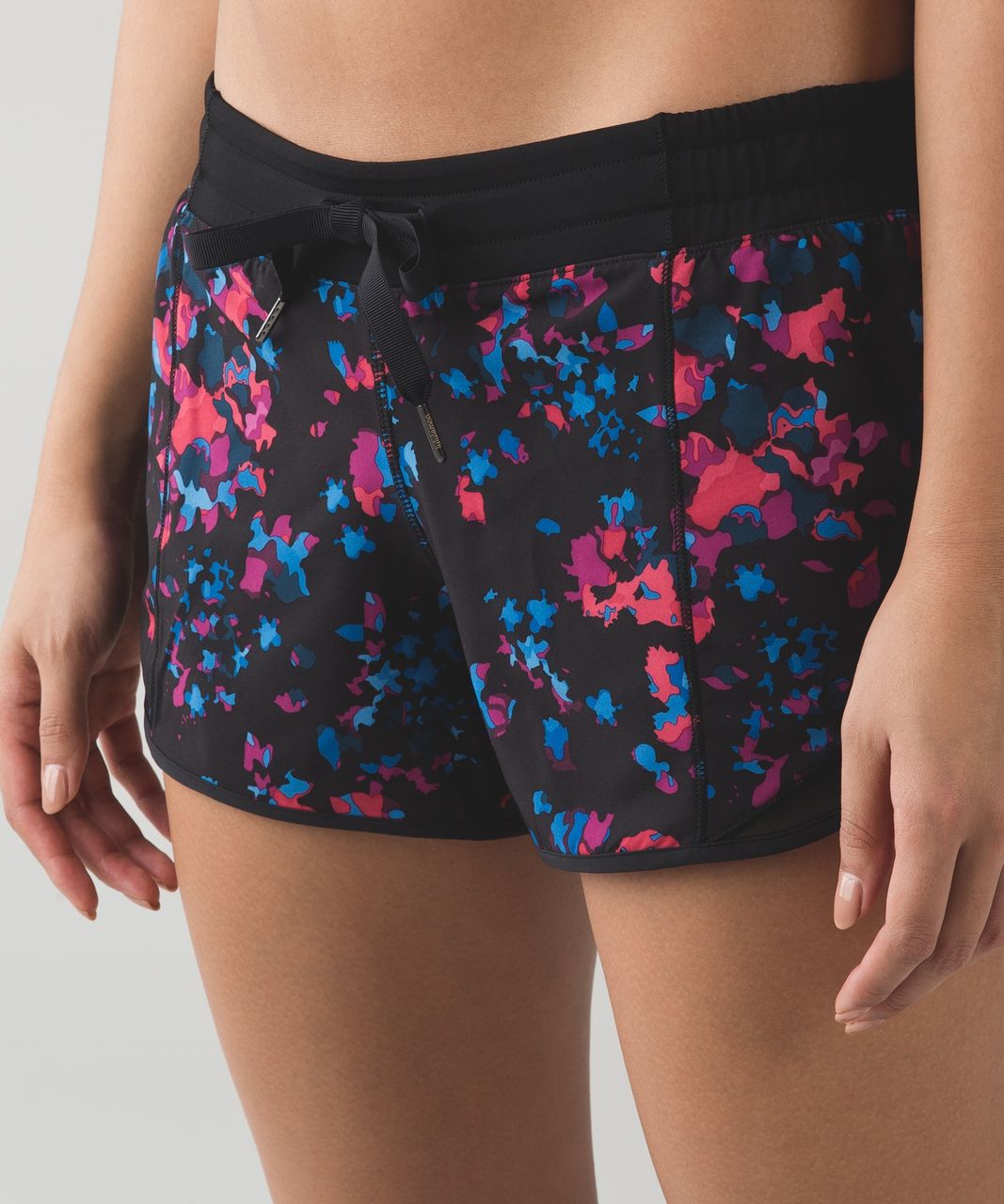 Lululemon Hotty Hot Short - Dandy Digie Multi / Black