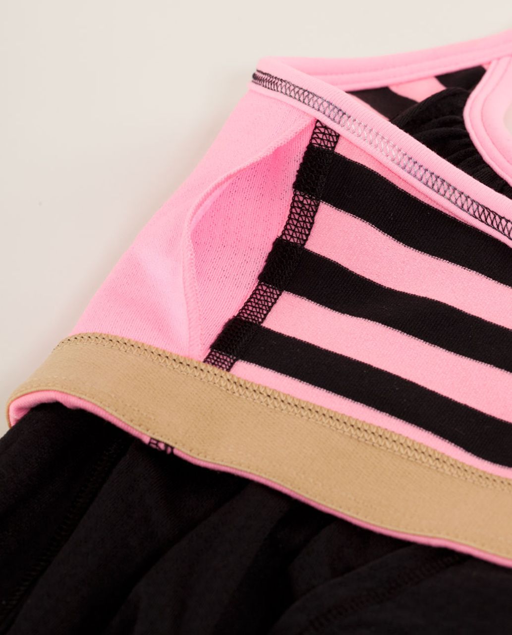 Lululemon No Limits Tank - Black / Sea Stripe Printed Pink Shell Black / Pink Shell