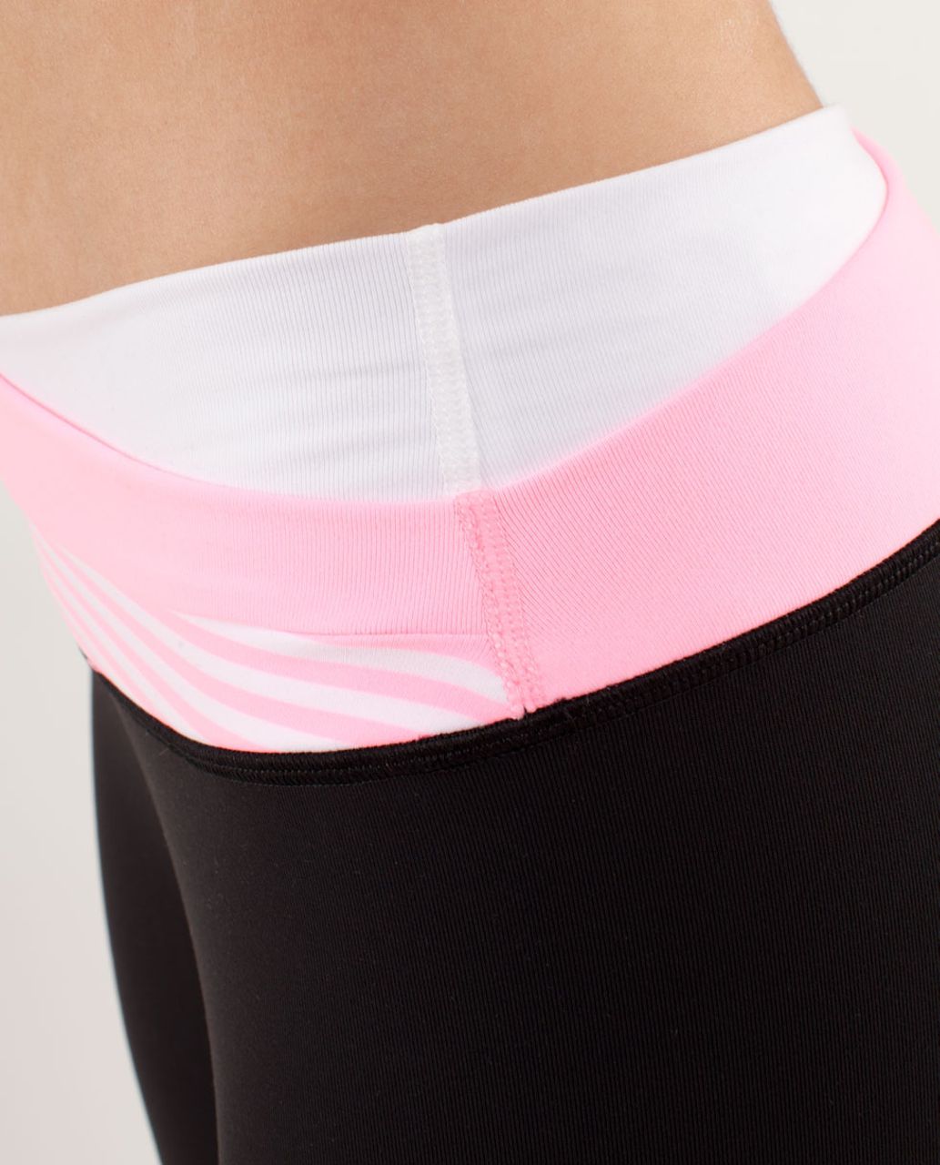 Lululemon Astro Wunder Under Crop - Black / White / Pink Shell